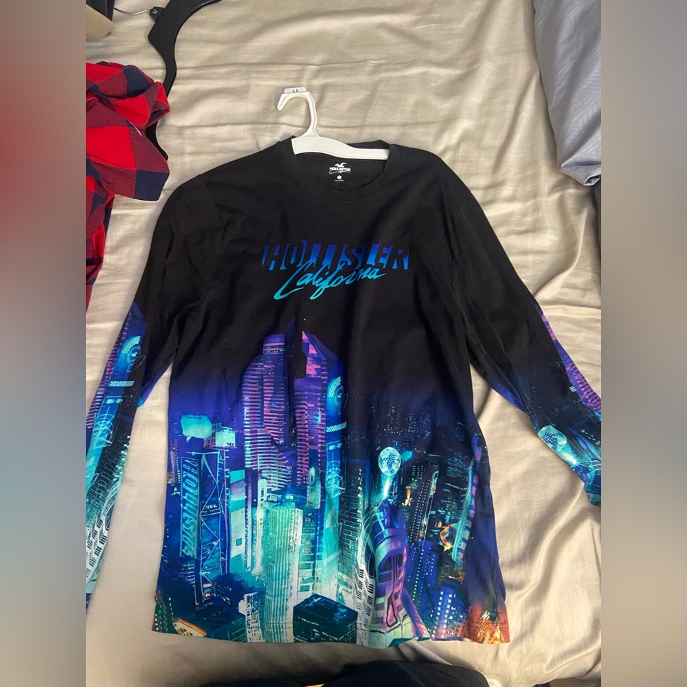 Hollister Long Sleeve Graphic T Shirt L